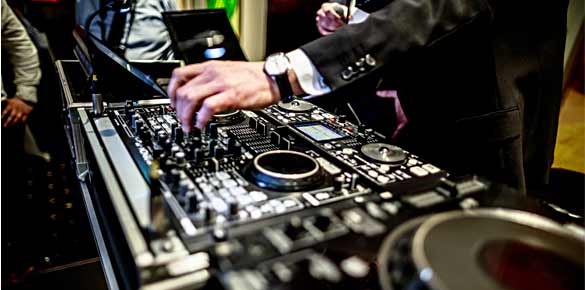 rhodes-weddings-dj